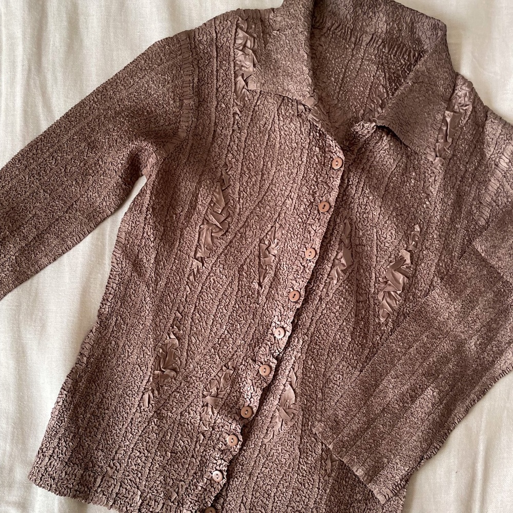 Vintage Scrunch Button Down